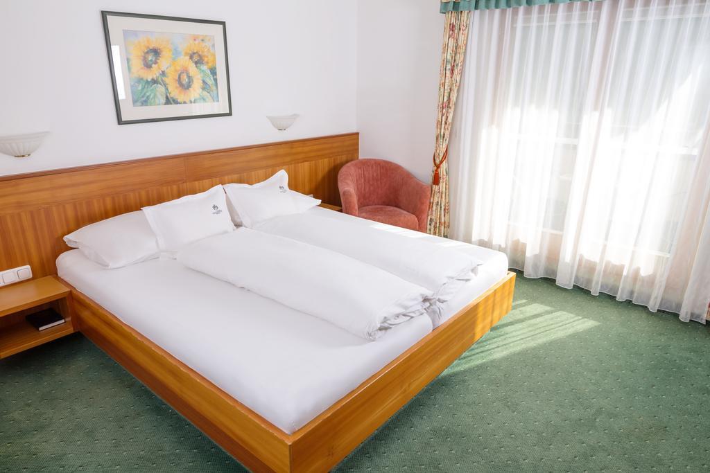 Hotel Tirolerhof Серфаус Экстерьер фото