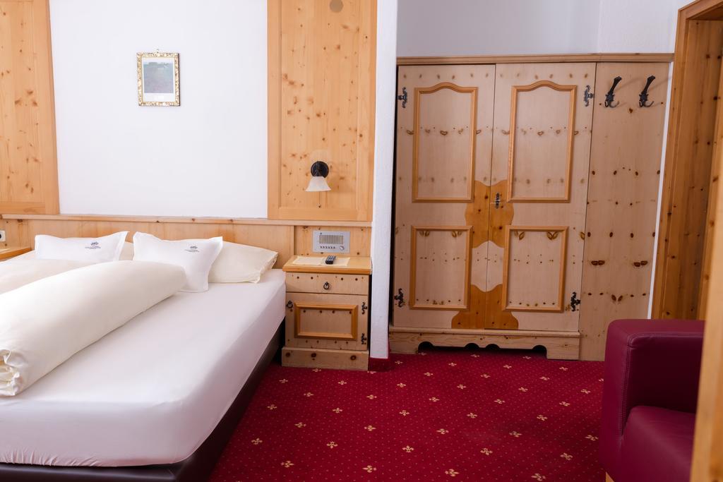 Hotel Tirolerhof Серфаус Экстерьер фото