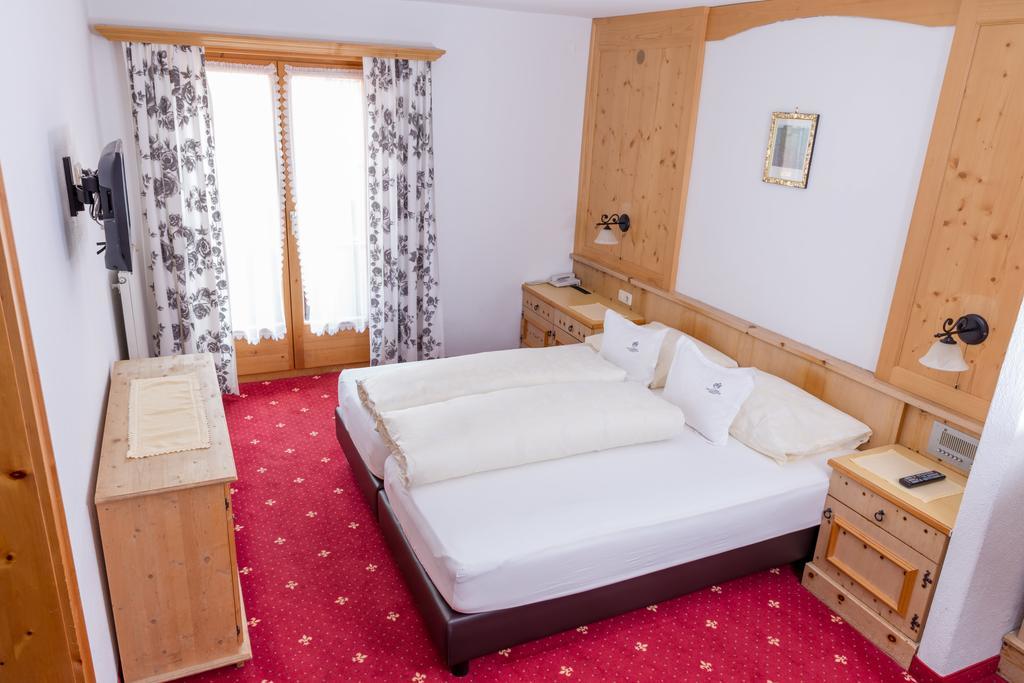 Hotel Tirolerhof Серфаус Экстерьер фото